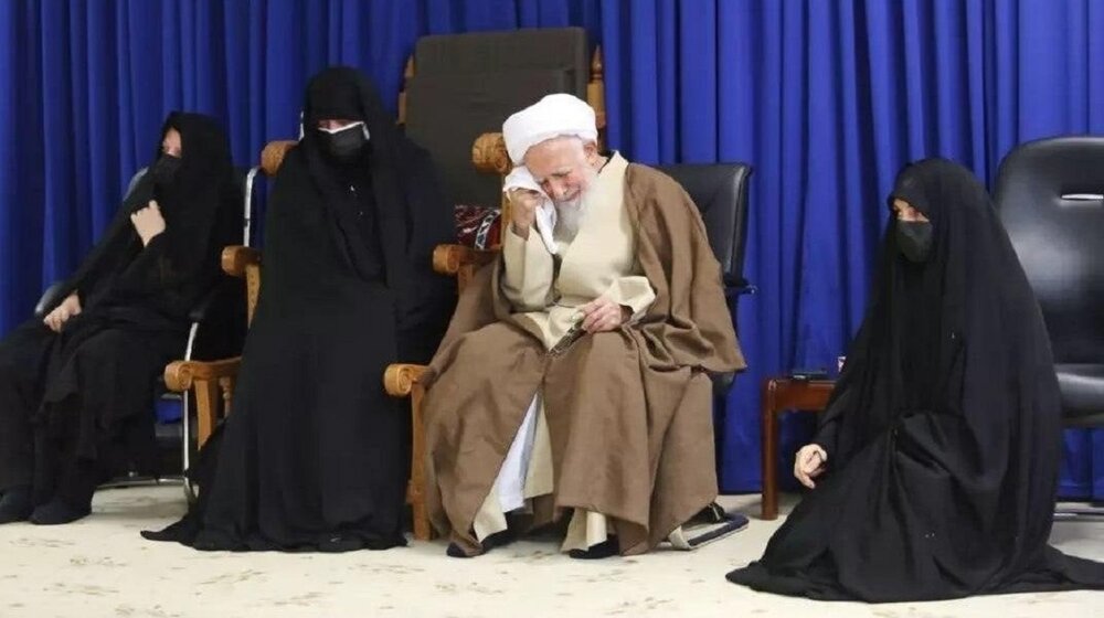 مظهر زیبایی و فریبایی؛ یادداشت یوسفعلی میرشکاک درباره سوگواری آیتالله جوادی آملی در فراق همسر