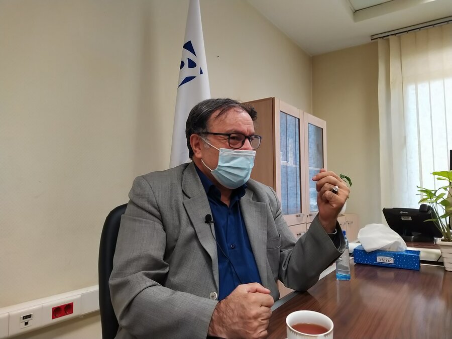 مردم نه اما متولیان در وضعیت اضطراری باشند؛ به وزیر بهداشت مشورتهای غیرعلمی میدهند ایشان هم در رسانهها میگوید