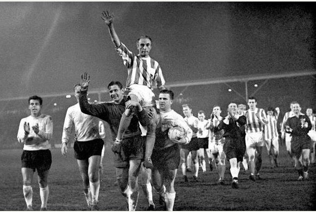 وداع پیرمردها با مستطیل سبز