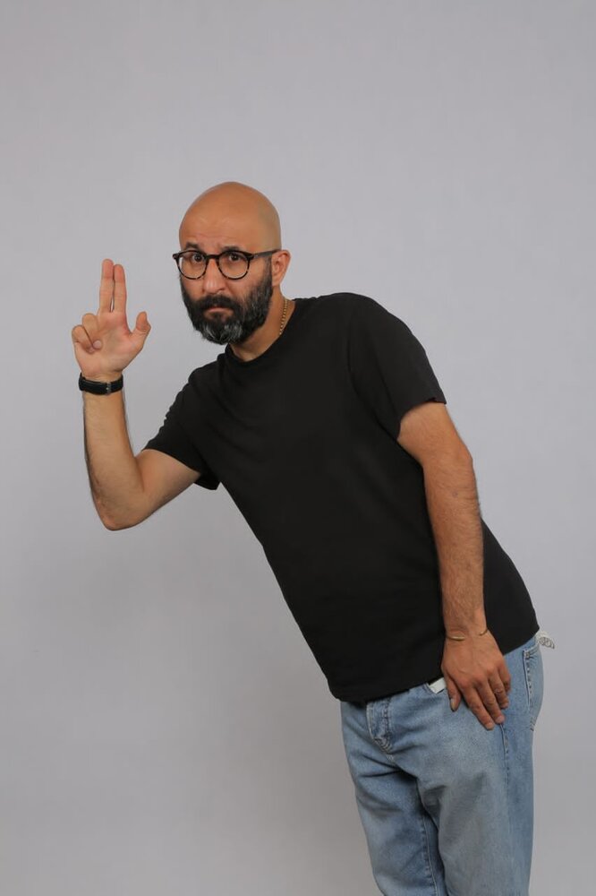 ما دهه شصتیها هیچ امکاناتی نداشتیم و از یکتکه پارچه عروسک میساختیم/پدرم از من میپرسد نمیخواهی کاری پیدا کنی که درآمد خوبی داشته باشد