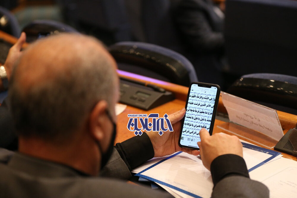 دست به دعا شدن مهدی تاج در روز انتخابات/ عکس