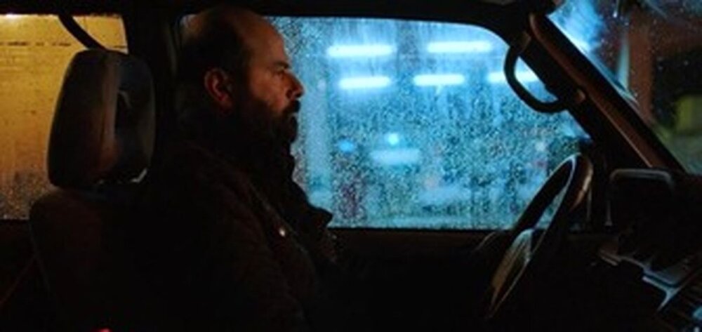 نهادهای دولتی و خصوصی سینمایی به کمک هم بیاید