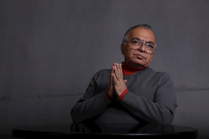 صدای ورق زدن کتاب یا هندزفری در گوش؟