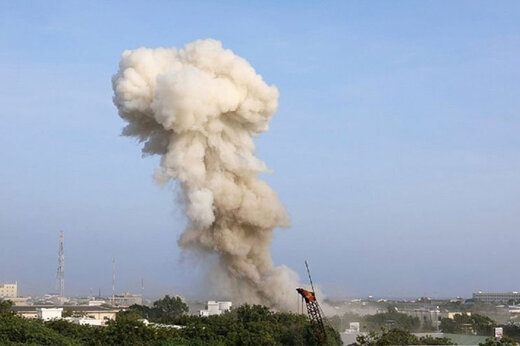 ببینید | اولین تصاویر از انفجار مهیب خودروی بمب‌گذاری شده در موگادیشو