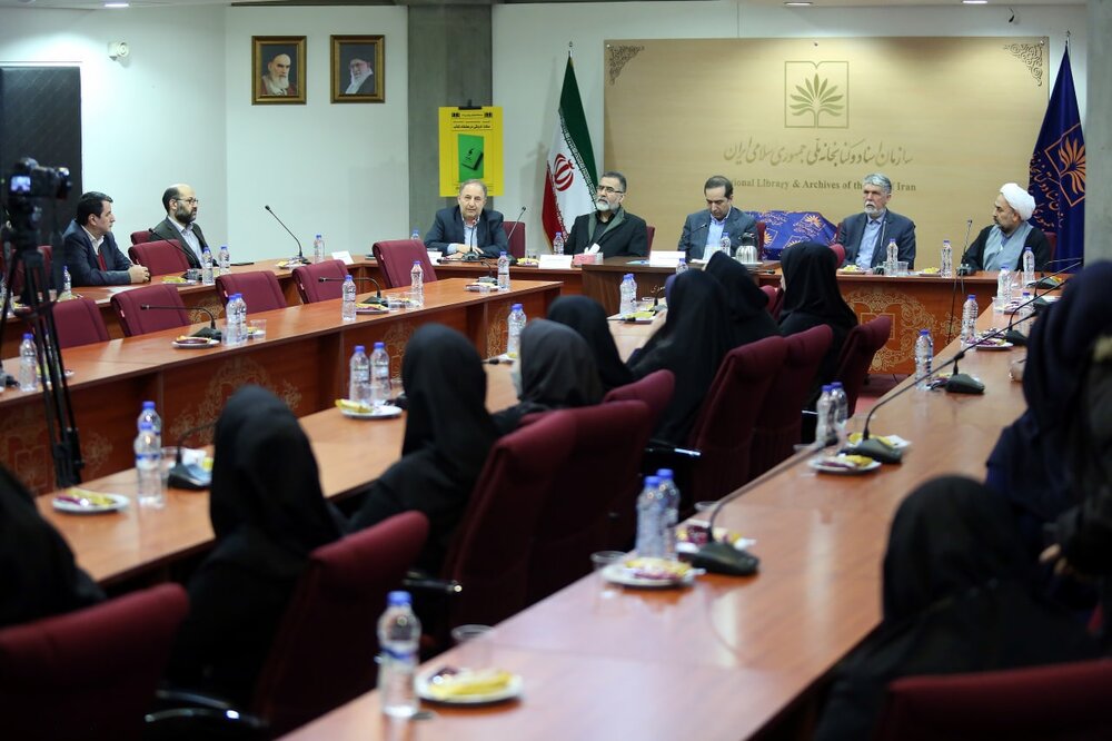 حسین انتظامی: داشتن مدیران فرهیخته، جزو حقوق مردم است