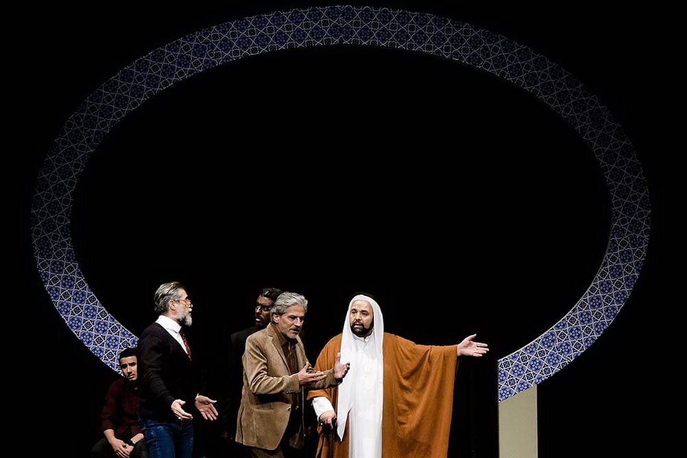 هیچ وقت هم مخاطبان را به شکل ارگانی دعوت نکردهایم/ امکان استفاده از تبلیغات تلویزیونی برای تئاتر نداریم