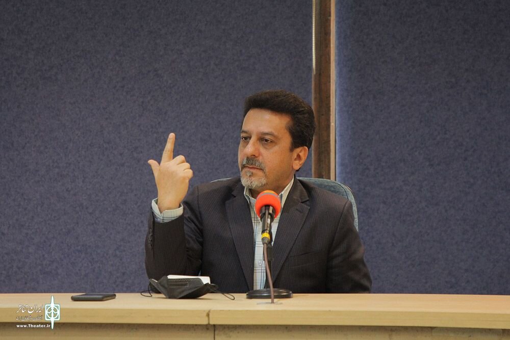 هیچ وقت هم مخاطبان را به شکل ارگانی دعوت نکردهایم/ امکان استفاده از تبلیغات تلویزیونی برای تئاتر نداریم