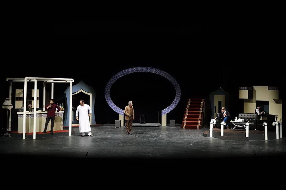 هیچ وقت هم مخاطبان را به شکل ارگانی دعوت نکردهایم/ امکان استفاده از تبلیغات تلویزیونی برای تئاتر نداریم