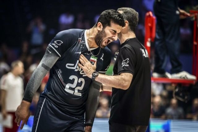 یک بازیکن که نمیتواند تا ۴۰ سالگی برای تیمملی بازی کند!