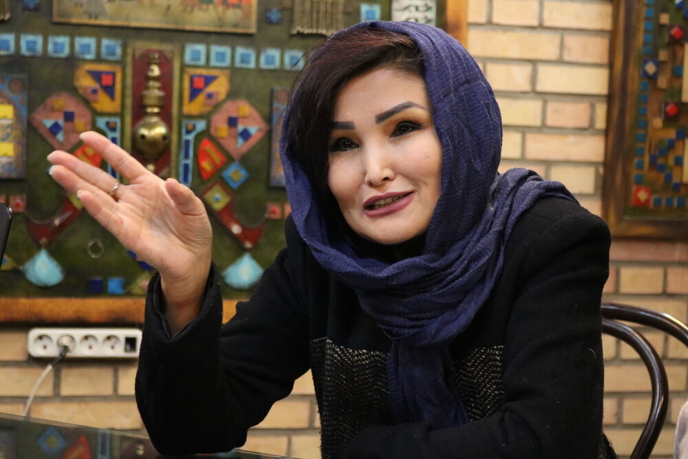 خانه و آشپزخانه سهم زنان در افغانستان شده است/ طالبان علیه زبان و فرهنگ فارسی/ مردان افغانستان ادای روشنفکری درمیآوردند