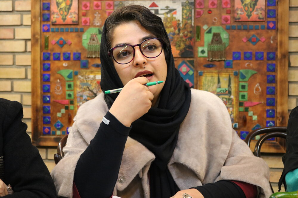 خانه و آشپزخانه سهم زنان در افغانستان شده است/ طالبان علیه زبان و فرهنگ فارسی/ مردان افغانستان ادای روشنفکری درمیآوردند