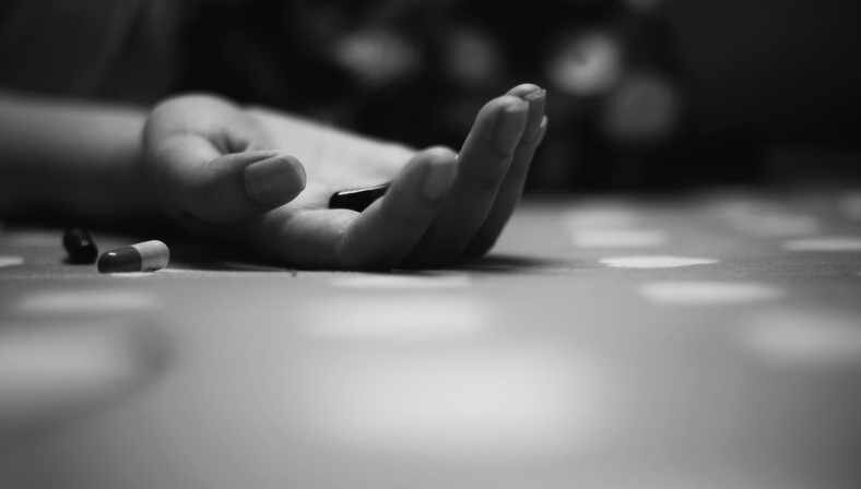 به این جمله توجه کنید: «دلم میخواهد بخوابم و دیگر از خواب بلند نشوم»