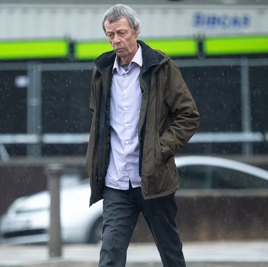 مرد چشمچران به دلیل هک صدها وبکم برای دیدن زنان زندانی شد/ عکس