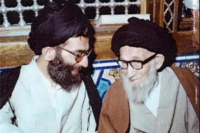 رونمایی از کتاب «زندگی اینجاست» با محوریت زندگی آیت الله سید جواد خامنه ای در تبریز