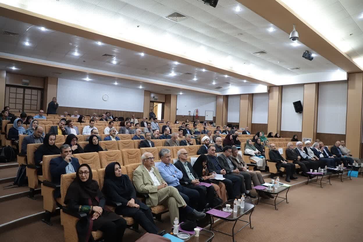 تاریخ ابزار مهم آیندهنگری است