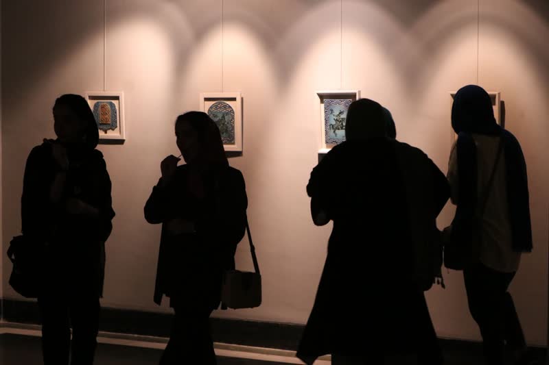 نقشهای نشسته بر خشت در نگارخانه سمنان