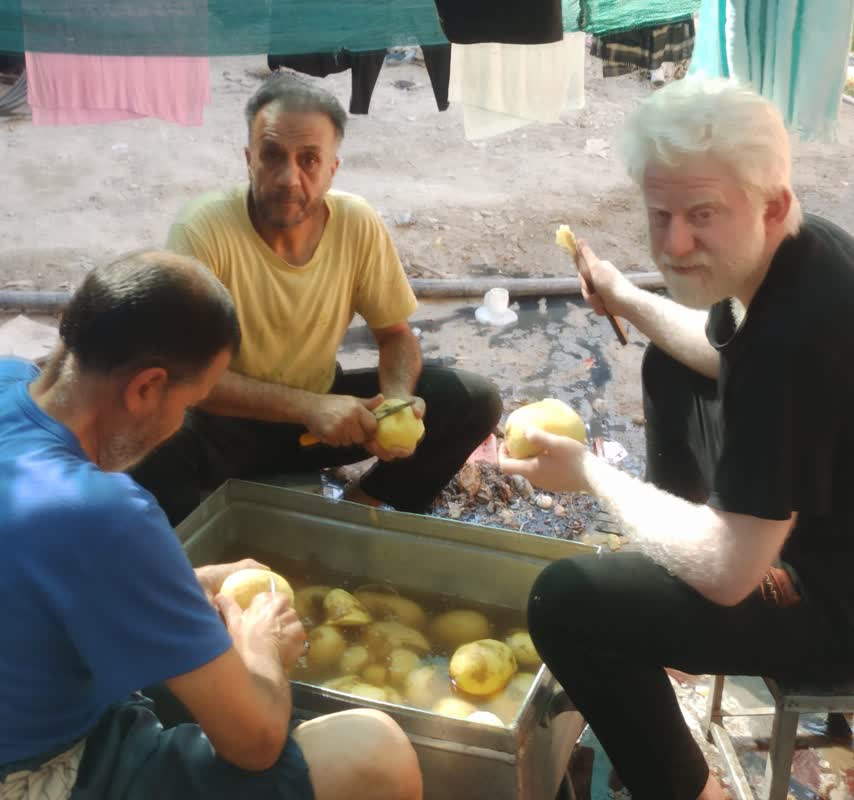 جایی که عشق حسین (ع) بر خستگی غلبه میکند