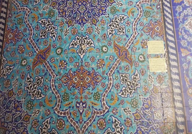 وضعیت خاص مسجد سید اصفهان/ از کاشیهای فروریخته تا مرمتهای ناشیانه!