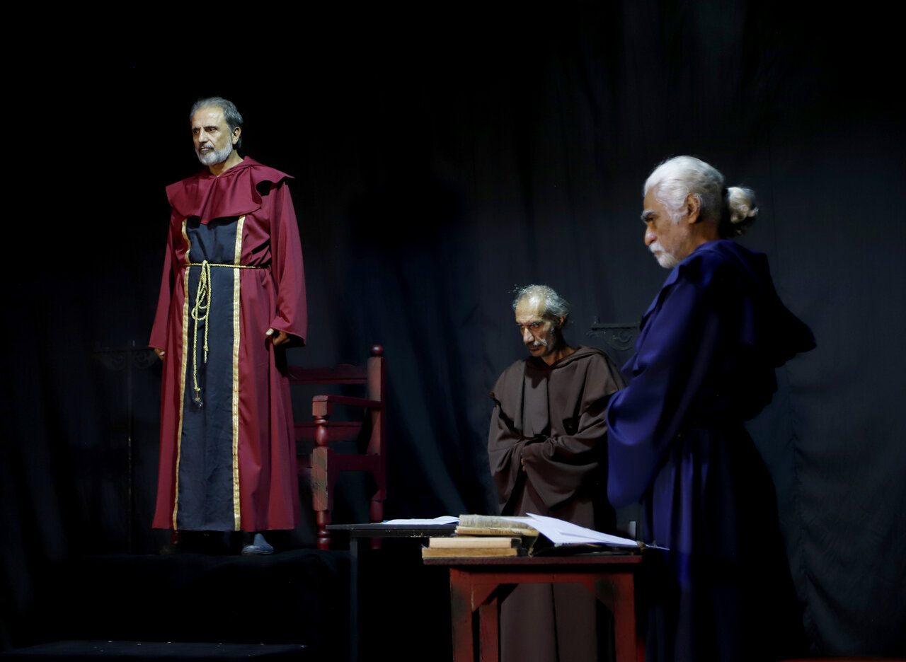 مسائل اقتصادی و عوامل ناامیدکننده اجتماعی هنرمندان را به انزوا و یا سایر رشتهها کشانده است/ آپارتاید در جنگ اخیر بین فلسطین و اسرائیل، محسوس است