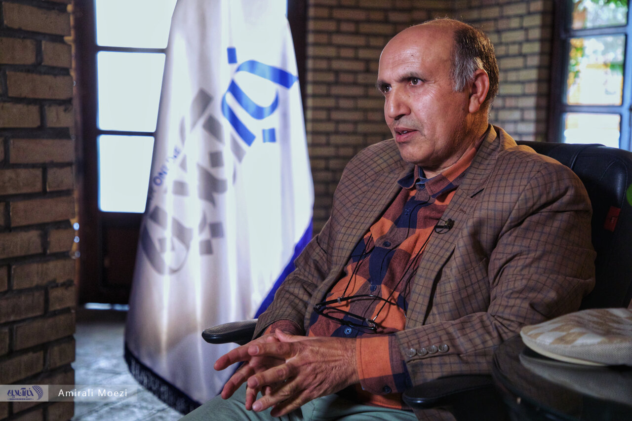 چرا اقتصاد ایران به آرامش نمیرسد؟ / پازوکی: با این تیم اقتصادی، روز به روز وضعیت بدتر میشود