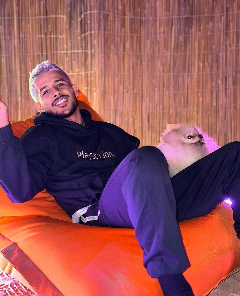 عکس| خوشگذرانی مهدی قایدی و حیوان خانگیاش در دوبی