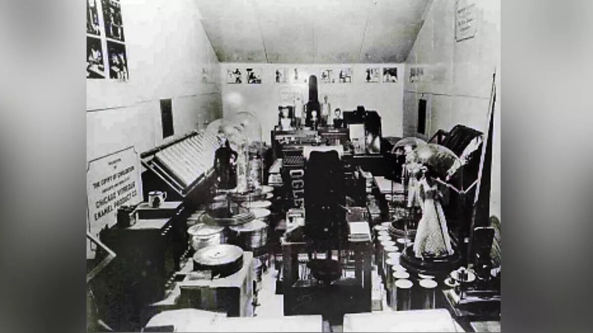 در این اتاق عجیب قرار است ۶۰۹۰ سال بعد باز شود/ عکس