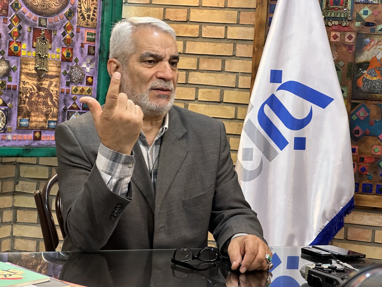 عباس زاده مشکینی: نمایندگان مجلس بدانندکه تصمیمات رهبری ملاک اصلی عمل است/کوهکن: نمایندگان نمی توانند جای شورایعالی امنیت ملی بنشینند عباس زاده مشکینی: نمایندگان مجلس بدانندکه تصمیمات رهبری ملاک اصلی عمل است/کوهکن: نمایندگان نمی توانند جای شورایعالی امنیت ملی بنشینند