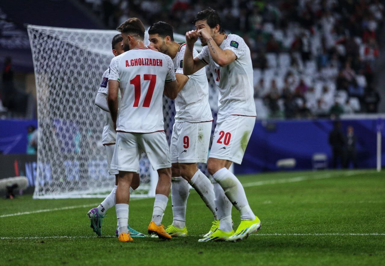 عکس| اقدام جنجالی طارمی و آزمون علیه هواداران اماراتیها