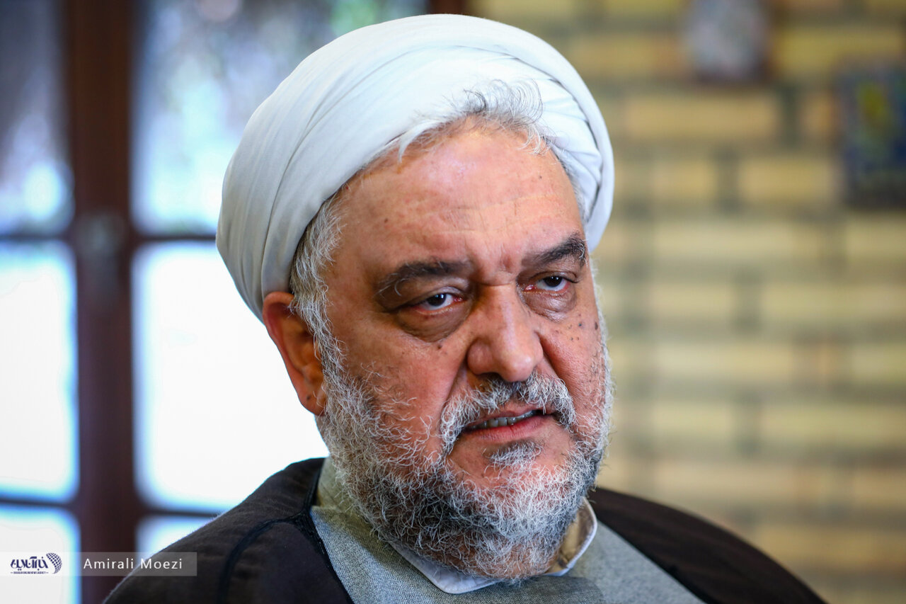 امیریفر: زور دولتهای قبل به نهادهای بودجهبگیر نمیرسید اما پزشکیان میتواند/ صداوسیما خودش درآمد دارد بودجهاش باید کم شود امیریفر: زور دولتهای قبل به نهادهای بودجهبگیر نمیرسید اما پزشکیان میتواند/ صداوسیما خودش درآمد دارد بودجهاش باید کم شود