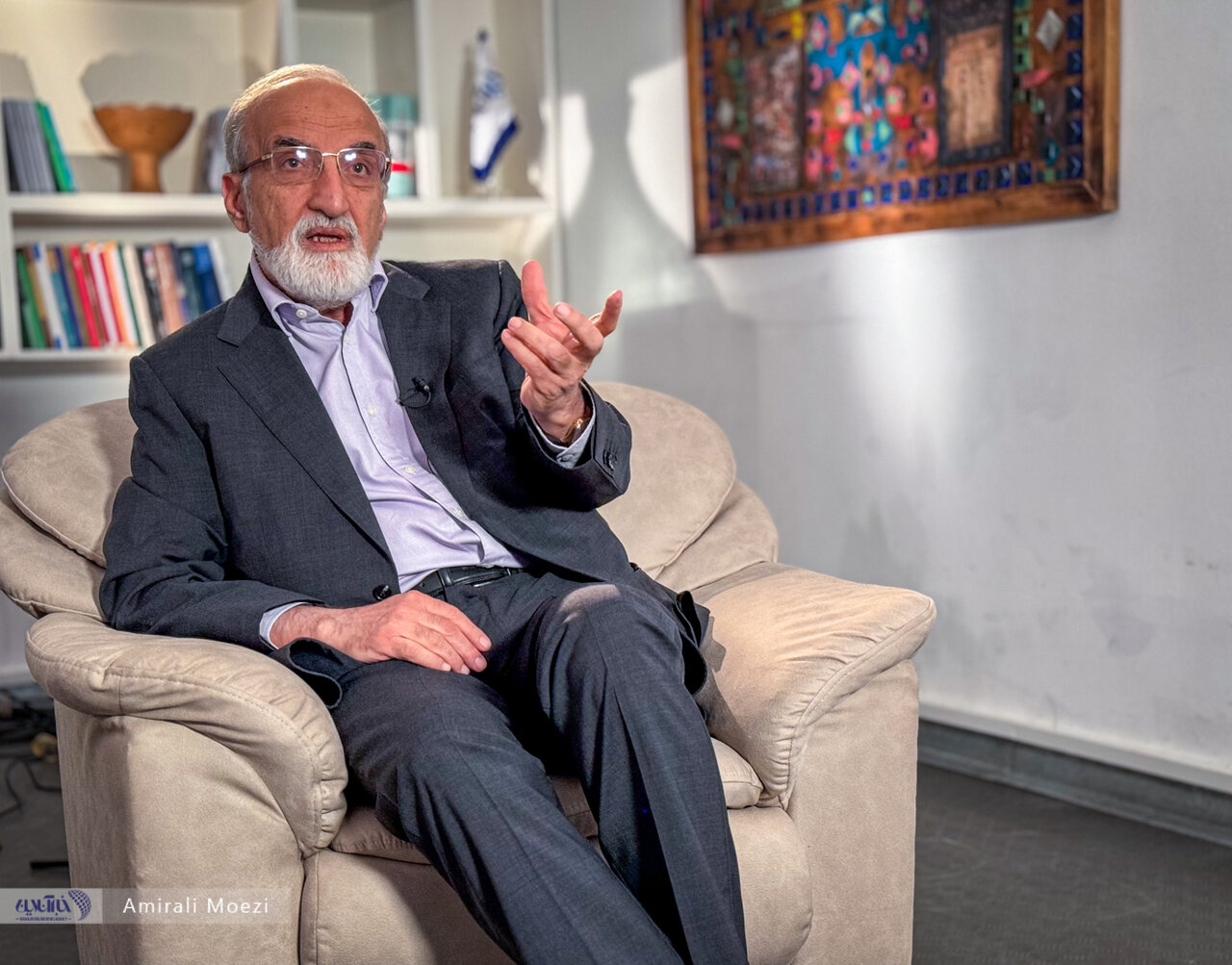 بهترین شاگردانم مهاجرت کردند/همانهایی که آدمها را از دانشگاه اخراج میکردند سرکار آمدهاند/اجرای قانون جوانی جمعیت موجب افزایش معلولیت میشود