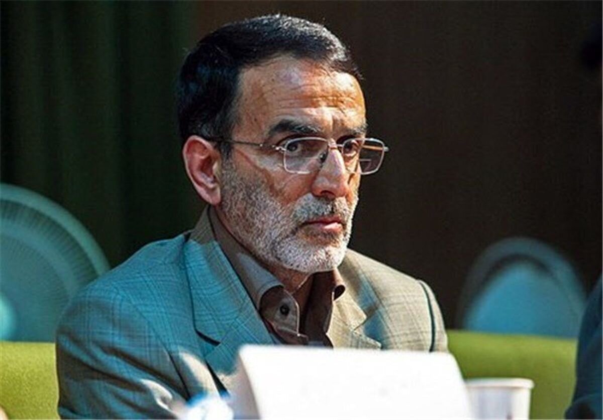 توئیت عجیب کریمی قدوسی؛ مادورو به عنوان قهرمان ملی به ونزوئلا برمی گردد/ جوانان انقلابی آمریکا، ترامپ را به زباله دان تاریخ می اندازند! توئیت عجیب کریمی قدوسی؛ مادورو به عنوان قهرمان ملی به ونزوئلا برمی گردد/ جوانان انقلابی آمریکا، ترامپ را به زباله دان تاریخ می اندازند!