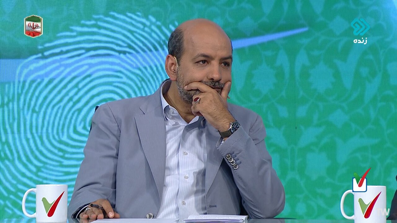رئیس دانشگاه صدا و سیما: حاج قاسم افق بزرگی در ذهنش بود و به اتکای همین قدرت آمریکاییها توانستند در برجام حضور پیدا و با ما صحبت کنند رئیس دانشگاه صدا و سیما: حاج قاسم افق بزرگی در ذهنش بود و به اتکای همین قدرت آمریکاییها توانستند در برجام حضور پیدا و با ما صحبت کنند