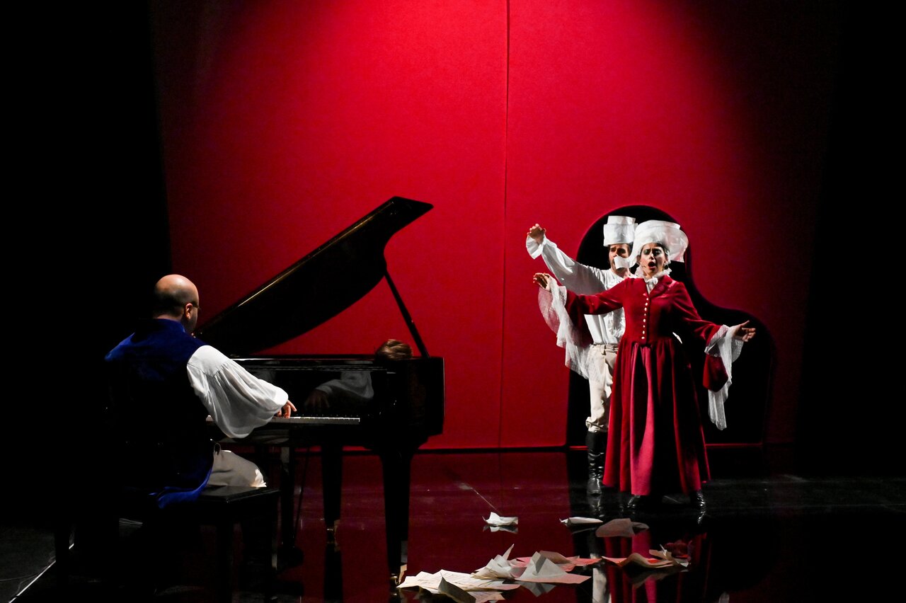 اشغالگران سرزمین مادری مرگ نغمهها را رقم میزنند/ چکمه خونین شما روی گلوی ماست آقای ناپلئون، خانم ژوزفین