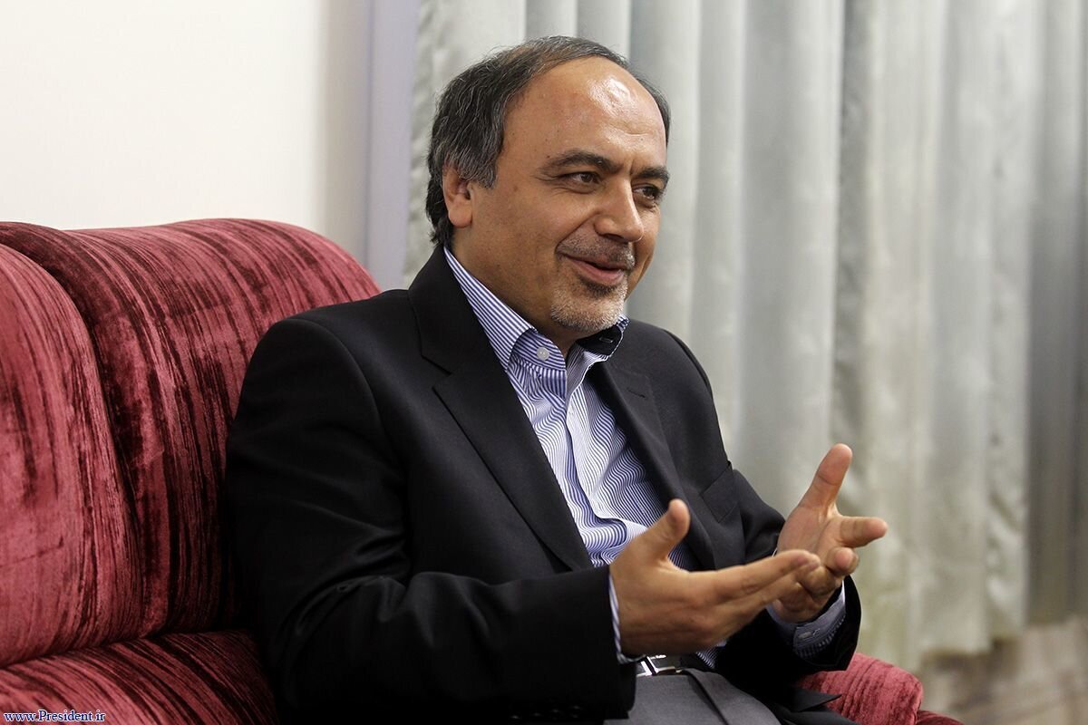 کیهان به مشاور روحانی هم توهین کرد: او نوکر خانه زاد امریکایی هاست! کیهان به مشاور روحانی هم توهین کرد: او نوکر خانه زاد امریکایی هاست!