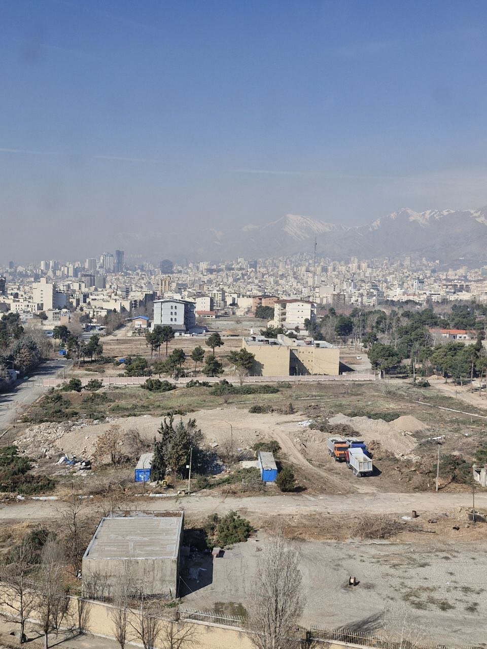 سرنوشت مبهم پادگان ۰۶ تهران؛ نهتنها خبری از بوستان و فضای سبز نیست، بلکه درختان منطقه نیز یکییکی محو میشوند