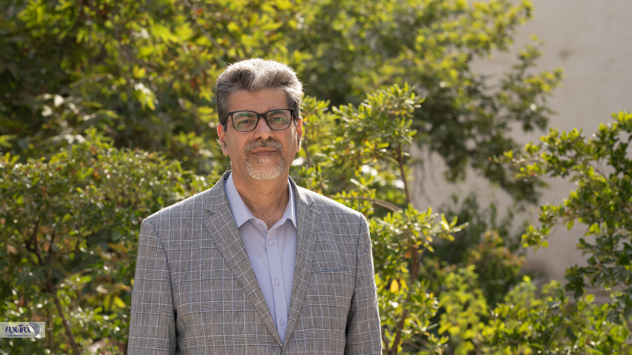 میرزایی: ما در گذشته از بیصداقتی و گزارشهای نادرست و اغواگرانه آسیب دیدهایم/ وظیفه وزیران، دروغگویی به مسوولان نظام نیست