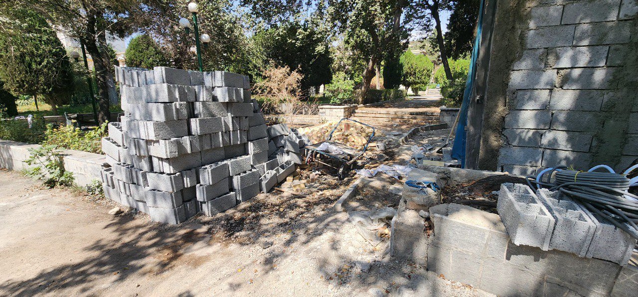 ساخت و ساز غیرقانونی در دانشگاه تهران/ «شما که برای دانشگاه حجاببان استخدام میکردید حفظ فضای سبز برایتان اهمیت نداشت؟»