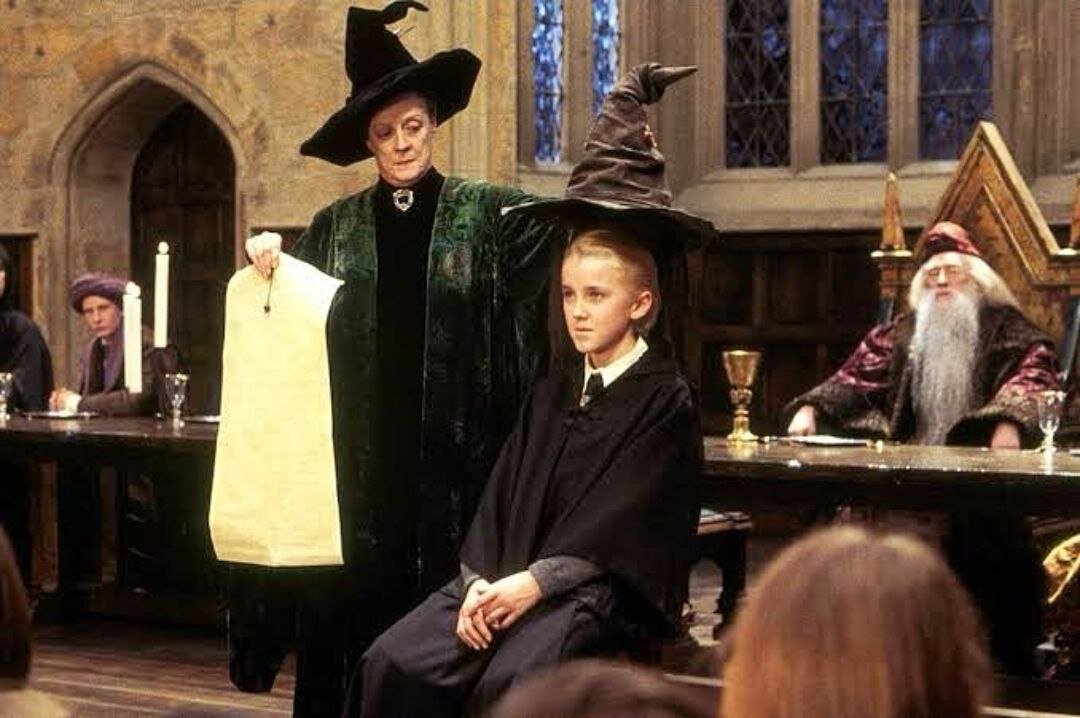 واکنشها بازیگران هری پاتر به مرگ مگی اسمیت ۸۹ ساله/ احتمال خسارات ۱۷۰ میلیون دلاری نتفلیکس از «بچه گوزن»