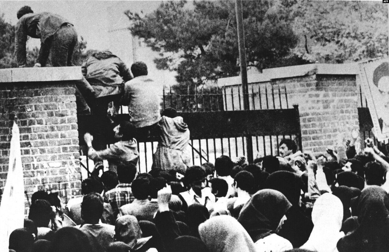 هفت روایت از اشغال سفارت آمریکا در تهران هفت روایت از اشغال سفارت آمریکا در تهران