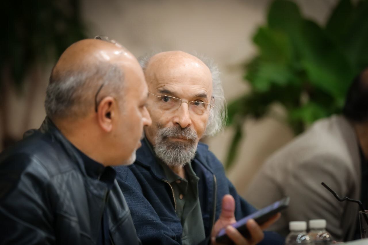 «ترانهای عاشقانه برایم بخوان» به کیانوش عیاری تقدیم شد