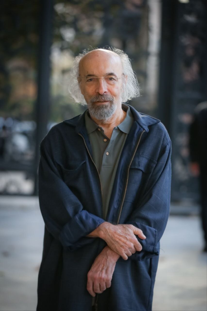 «ترانهای عاشقانه برایم بخوان» به کیانوش عیاری تقدیم شد