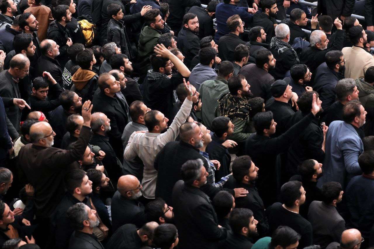 مداحان مشهور با خواندن اشعار وطن پرستانه در مجالس عزاداری، جلوی دوگانه تراشی ها را گرفتند/ برخی می خواهند میهن دوستی را به حاشیه ببرند مداحان مشهور با خواندن اشعار وطن پرستانه در مجالس عزاداری، جلوی دوگانه تراشی ها را گرفتند/ برخی می خواهند میهن دوستی را به حاشیه ببرند