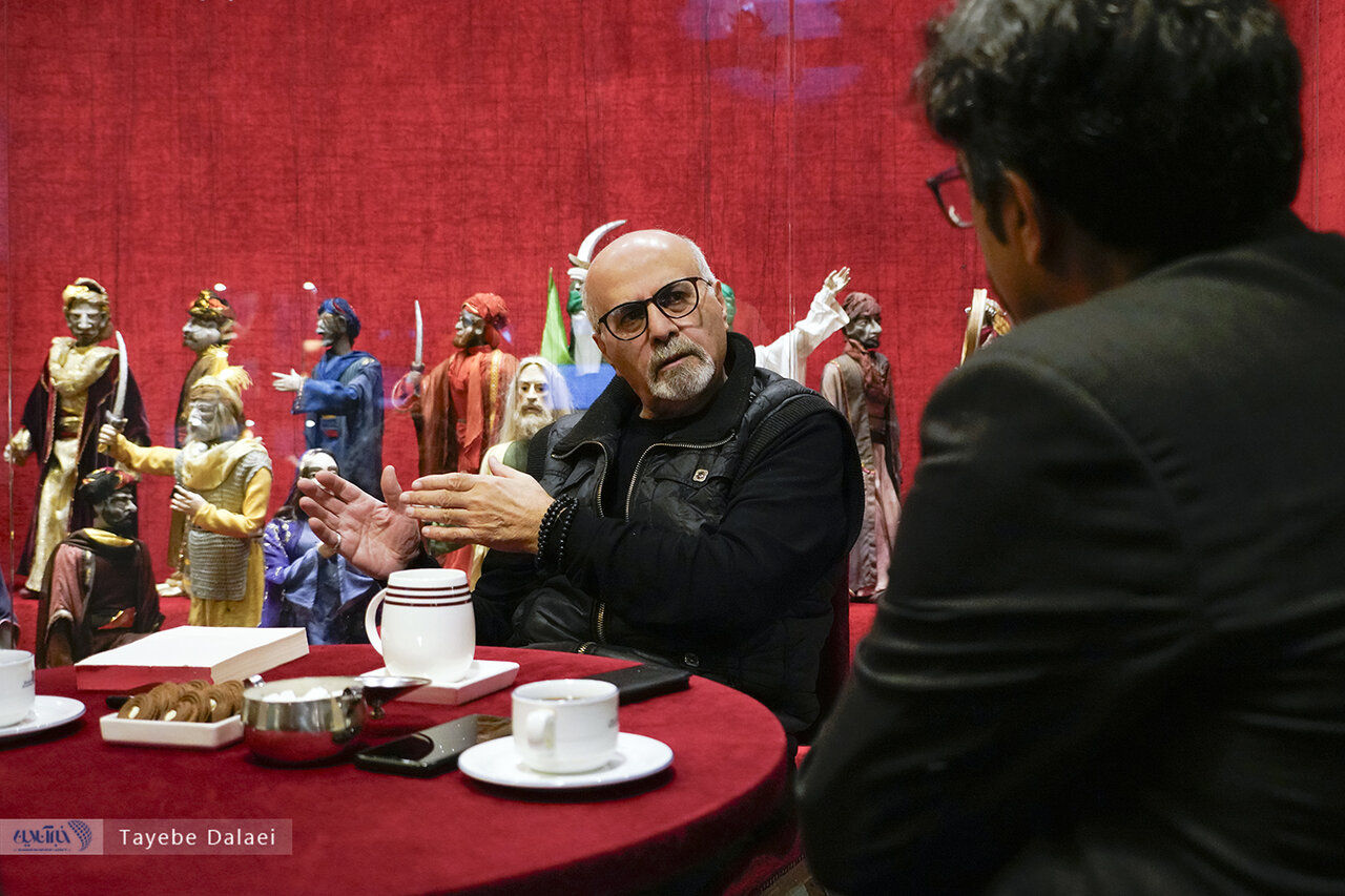 مدیریت فرهنگی در این مملکت فرق بین دو تا ساز را نمیداند/ گفتند اجرای اپرای عروسکی در اروپا زیره به کرمان بردن است؛ ولی آنها از ما آموختند