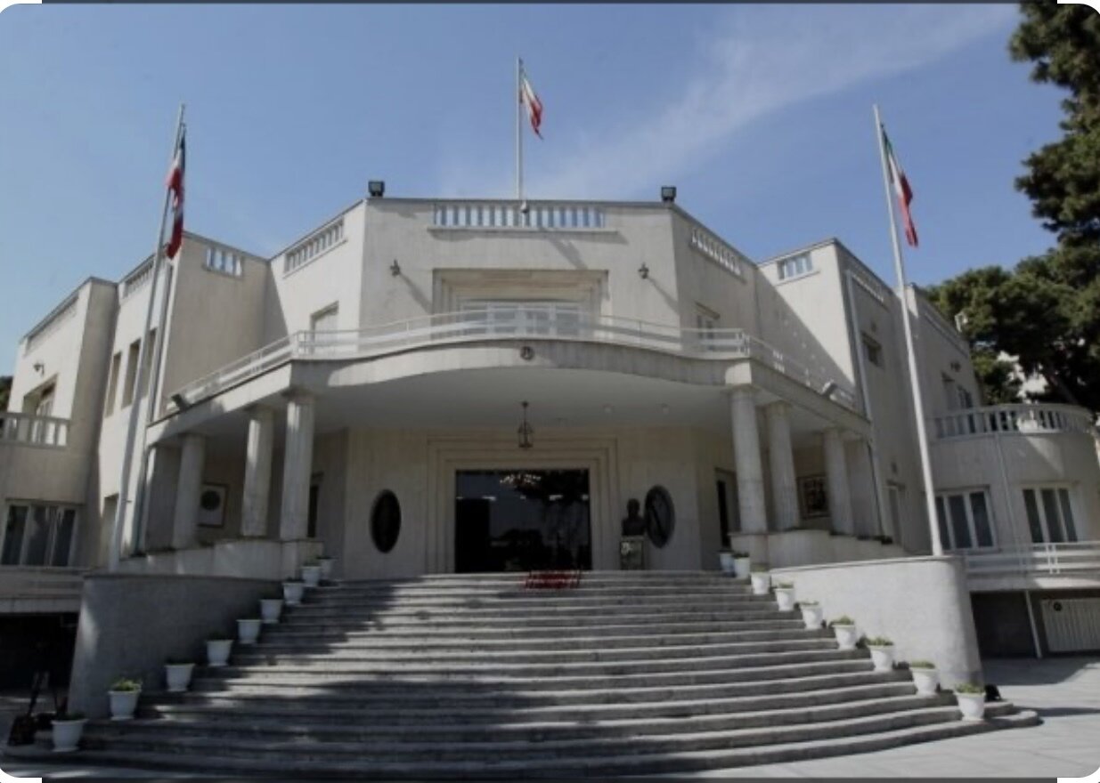 در حالی که پزشکیان از ضرورت کاهش کارمندان ریاست جمهوری می گوید، این نهاد در دولت چهاردهم تعداد قابل توجهی استخدام داشته است در حالی که پزشکیان از ضرورت کاهش کارمندان ریاست جمهوری می گوید، این نهاد در دولت چهاردهم تعداد قابل توجهی استخدام داشته است