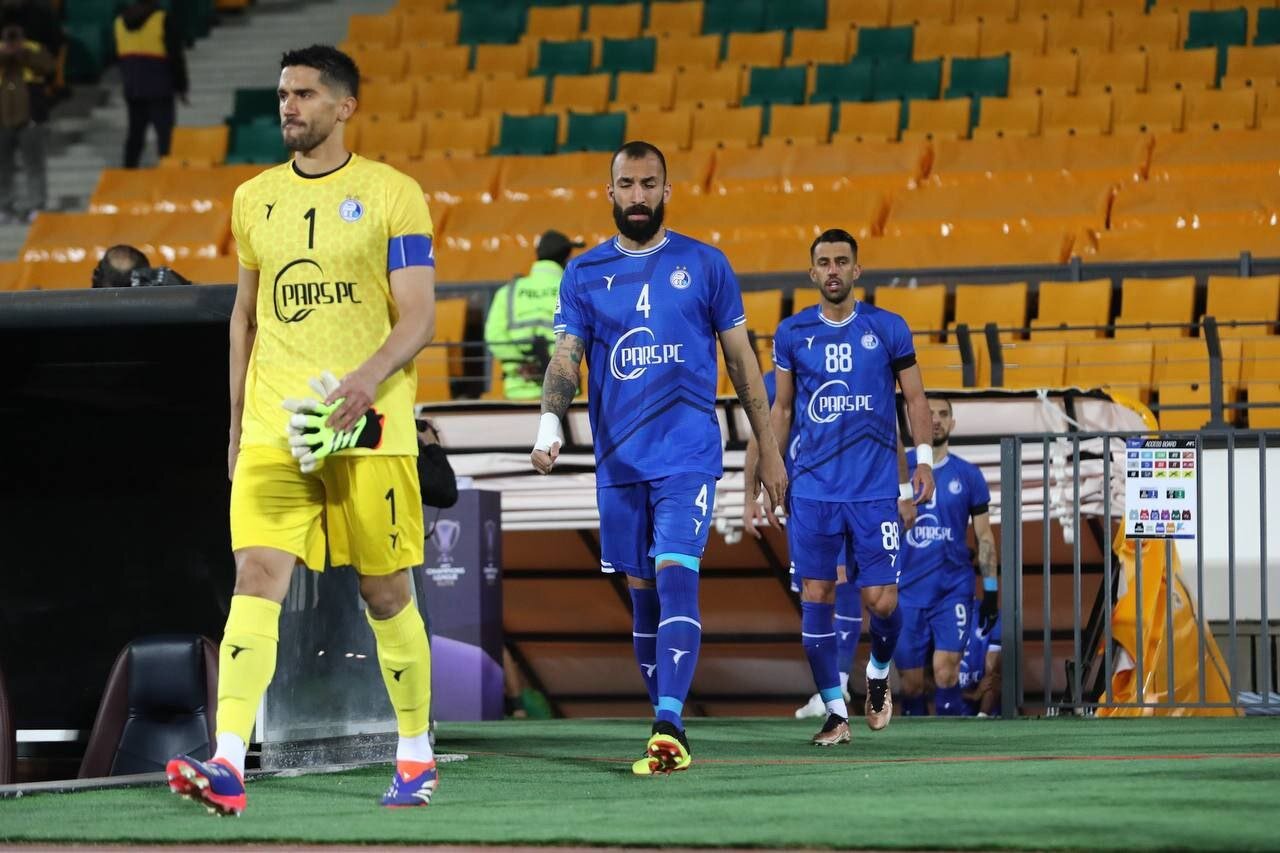 دستهای پشت پرده علیه سید در استقلال/از بیرون خط میدهند که حسینی را بزنند/این آمار کاپیتان را بخوانید