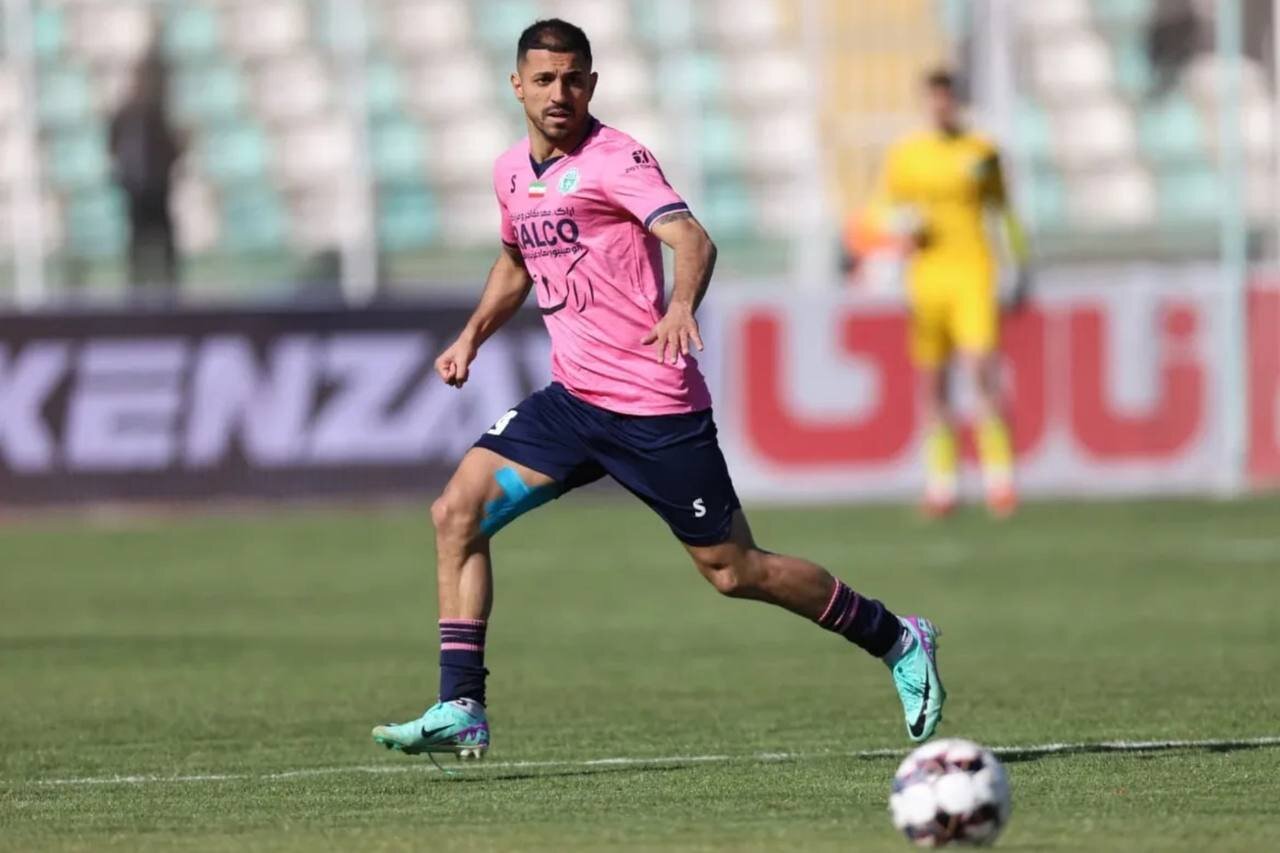 جواد نکونام در استقلال و فولاد به من پیشنهاد داد/جایی میروم که به تیم ملی دعوت شوم!