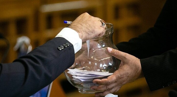 ترافیک وعدههای زاکانی در شهر تهران/ از حواشی پارک قیطریه تا کارزار برکناری آقای شهردار؛ مردی که بعد از انتخابات ۱۴۰۳ آرامتر شد