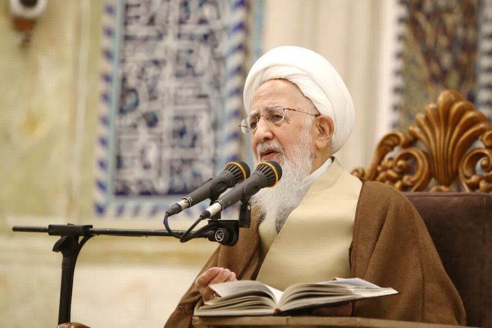 تأکید آیتالله جوادی آملی بر نقش عقل در حوزههای علمیه / قرآن همیشه سخن نو و برای هر زمان پیامی تازه دارد تأکید آیتالله جوادی آملی بر نقش عقل در حوزههای علمیه / قرآن همیشه سخن نو و برای هر زمان پیامی تازه دارد