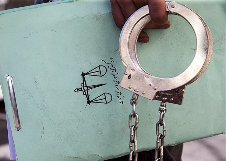 انتشار تصویر سارق طلافروشی؛ مالباختگان این زن را شناسایی کنند انتشار تصویر سارق طلافروشی؛ مالباختگان این زن را شناسایی کنند