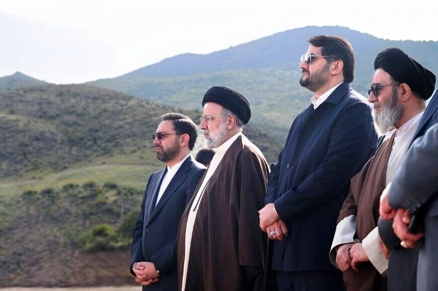 خواهر شهید مالک رحمتی: به ما اجازه نمیدادند به محل حادثه برویم/ تنها کسانی که سالم بودند مالک بود و آقای آل هاشم خواهر شهید مالک رحمتی: به ما اجازه نمیدادند به محل حادثه برویم/ تنها کسانی که سالم بودند مالک بود و آقای آل هاشم